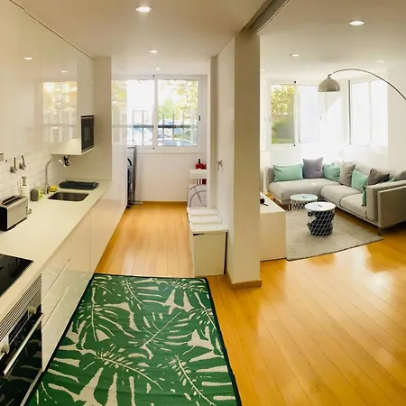 Cozy 3 Bed 2 Bath 카스카이스