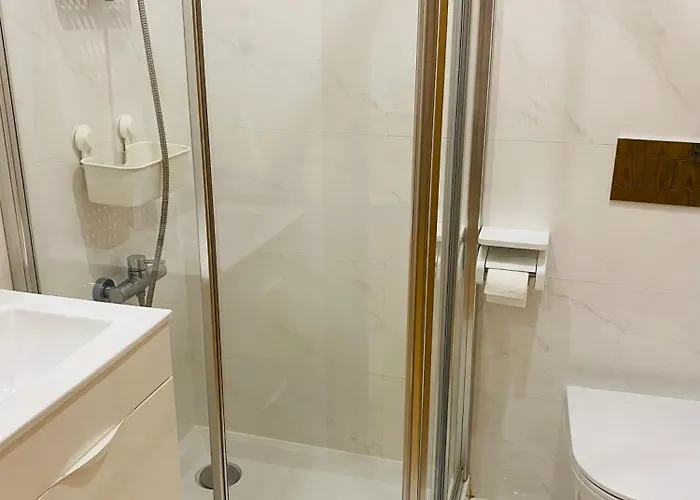 Cozy 3 Bed 2 Bath 卡斯凯什