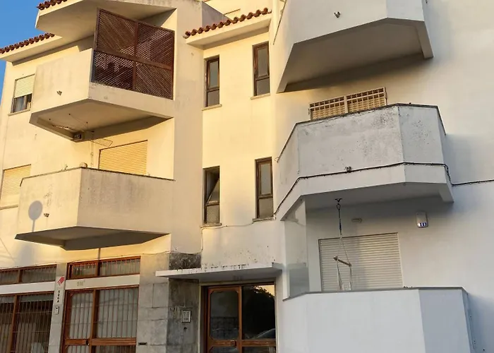 Cozy 3 Bed 2 Bath *