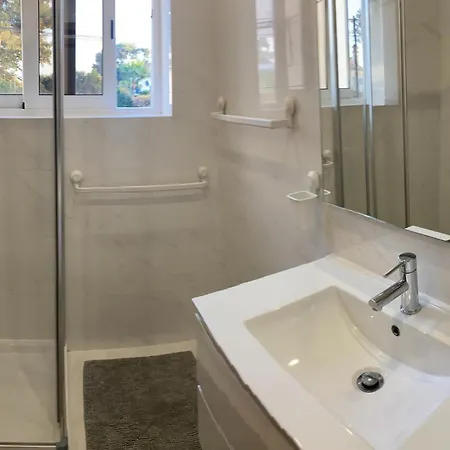 Cozy 3 Bed 2 Bath Apartmán *