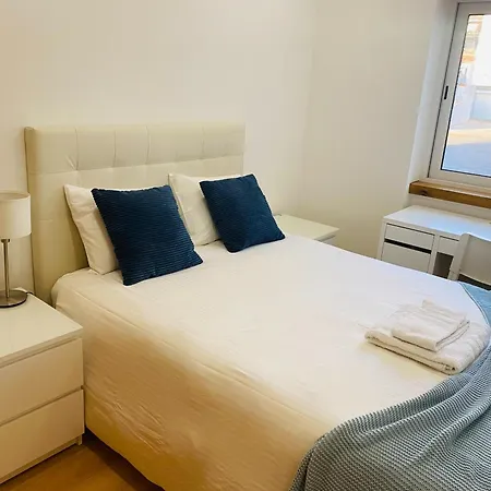 Cozy 3 Bed 2 Bath Apartment Cascais