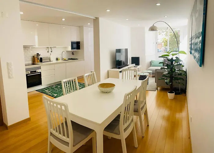 Cozy 3 Bed 2 Bath * Cascais