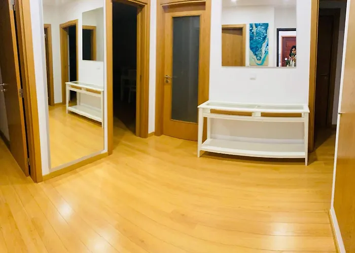Cozy 3 Bed 2 Bath Appartamento