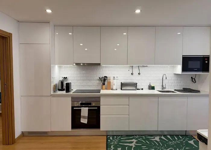 Cozy 3 Bed 2 Bath Appartamento *