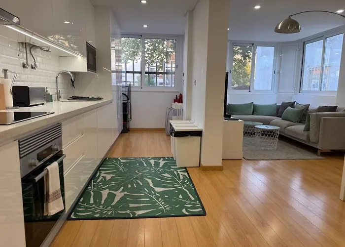 Cozy 3 Bed 2 Bath Cascais