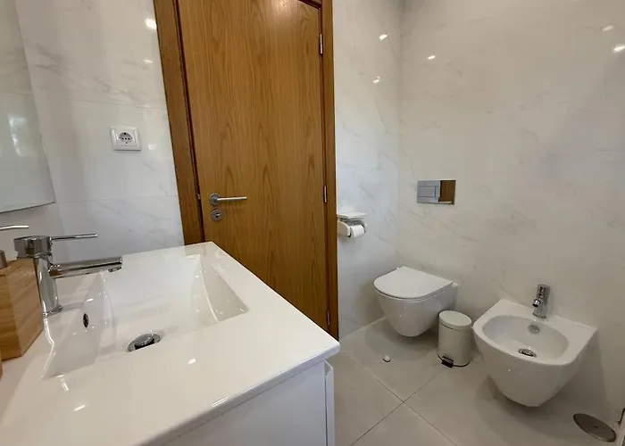 Cozy 3 Bed 2 Bath Appartamento