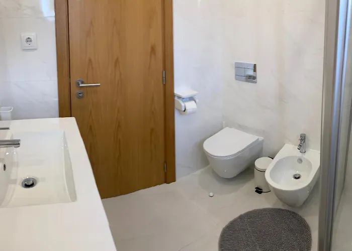 Cozy 3 Bed 2 Bath Cascais
