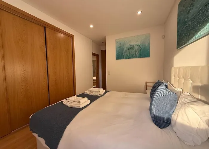 Cozy 3 Bed 2 Bath Cascais
